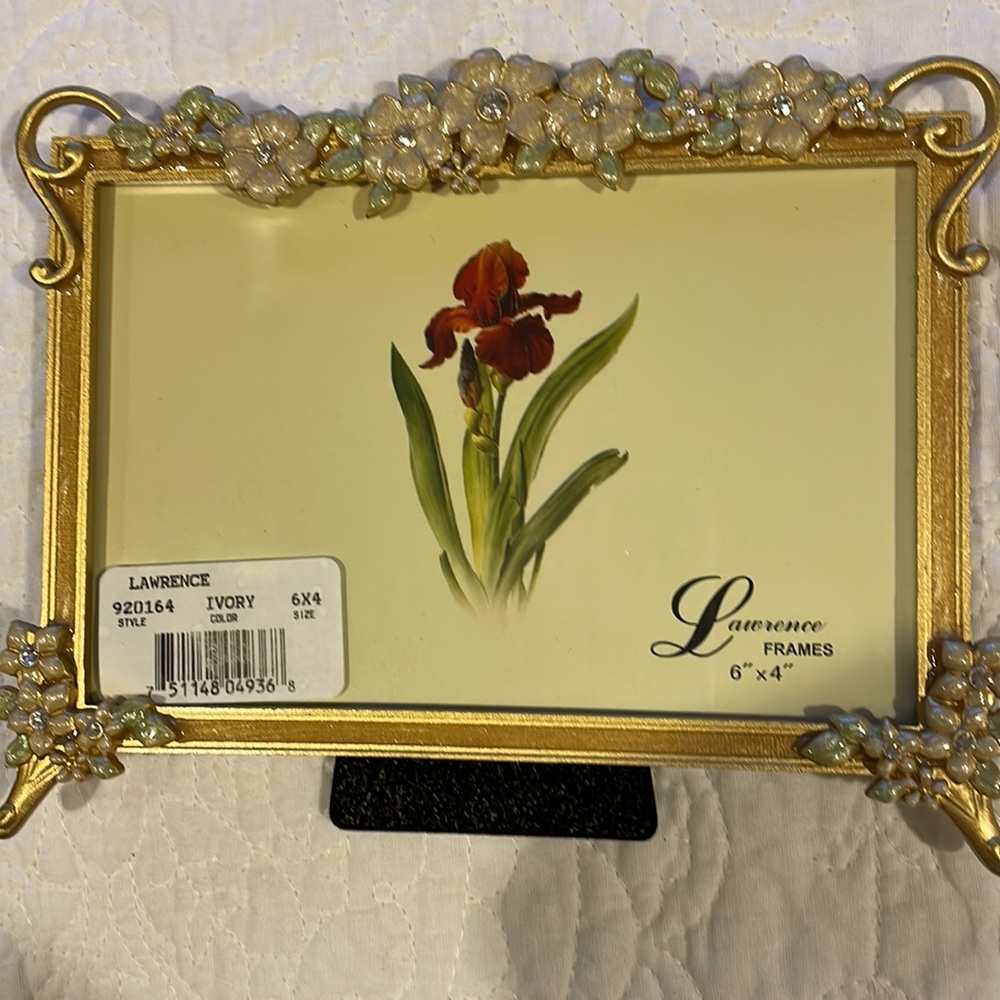 Lawrence Gold picture frame 6 x 4 - Picture 5 of 5